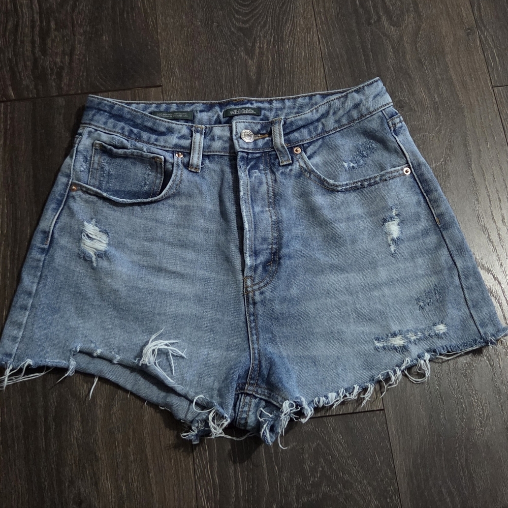 🖤 Wild Fable Super High-Rise Cut-Off Shorts – Size